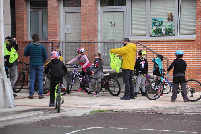 Haurrek kirol ezberdinak pro 56 1608389699679