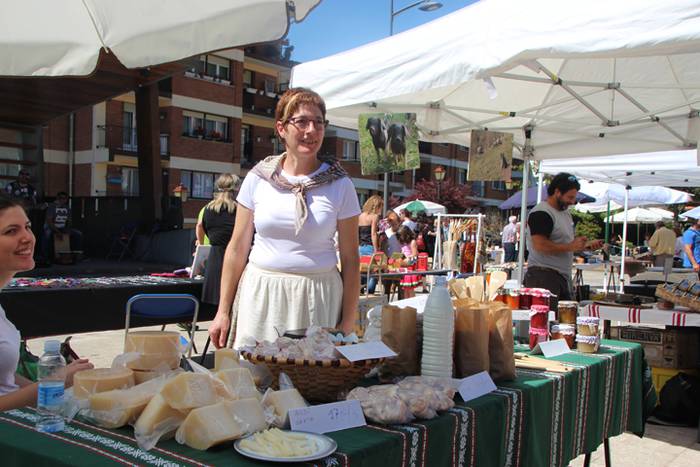 Udaberriko azoka Berrobin 40 1494770618679