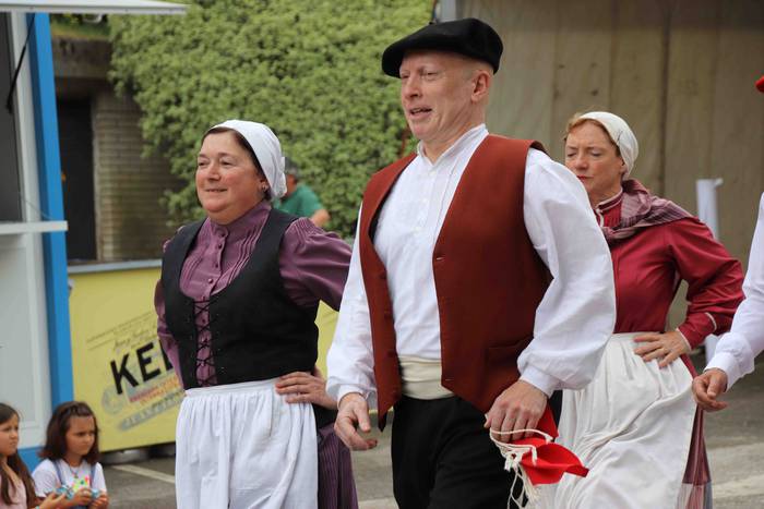 Larrain dantza egin dute Ama 4 1562505571564