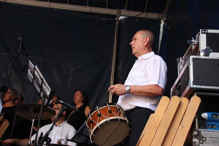 Musikak eta dantzak jantzi d 21 1531658834576