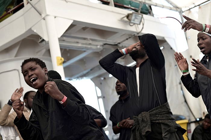 'Aquarius' ontziko lau migratzaile, Tolosan