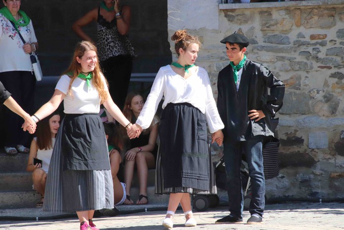 46 gaztek parte hartu dute Irurako Dantza-Sokan - 19