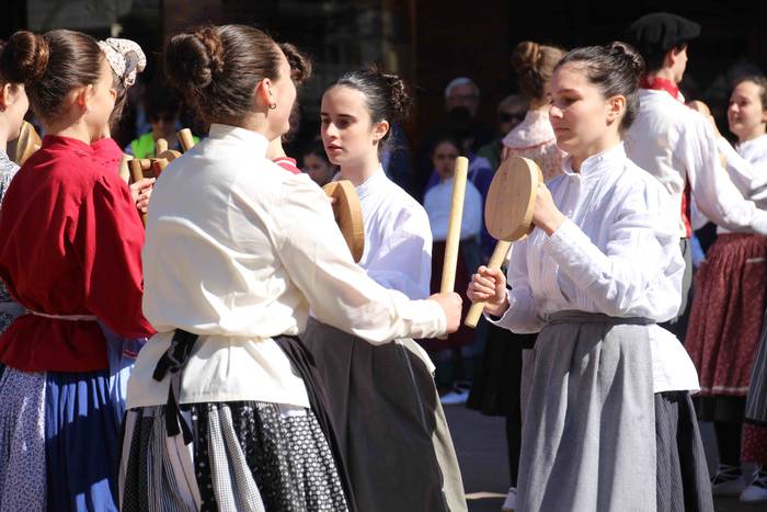 Villabona-dantzari-eguna-Oin 12 1553345908554