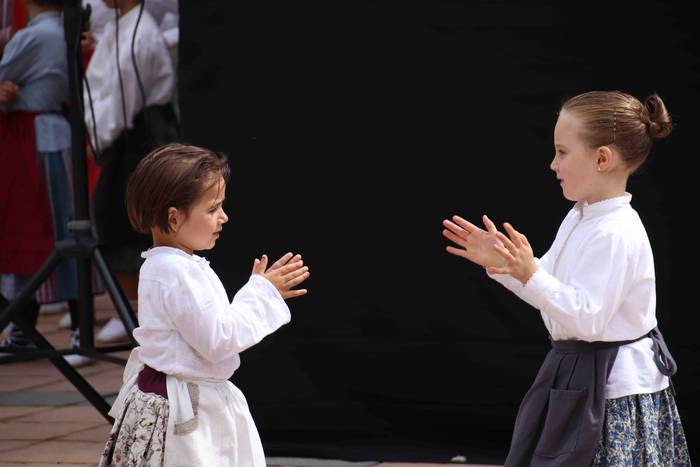 Euskal dantzek harrobia dute 90 1567950094758