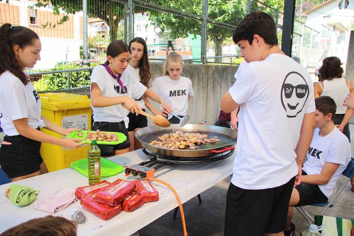 Bertsoak eta koktelak uztart 16 1661603482309