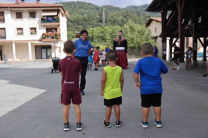 Kalejiraren atzetik eta buru 3 1660214346845