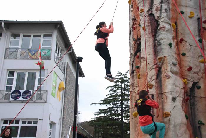 Gau Krosaren aurretik umeak protagonista 44 1544893321583