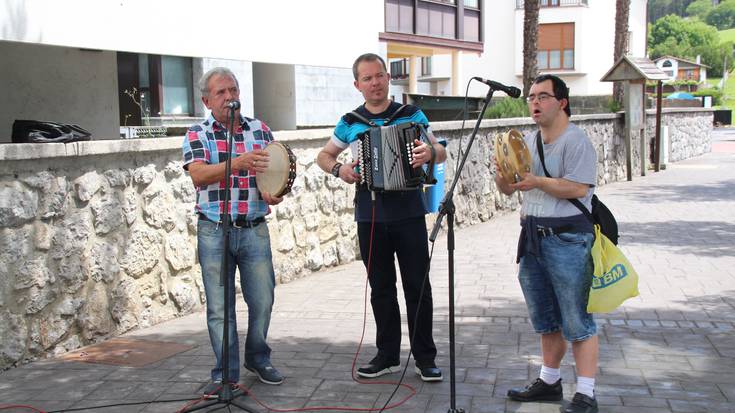 Amasan bildu dira herriko baserritarrak San Isidro ospatzeko