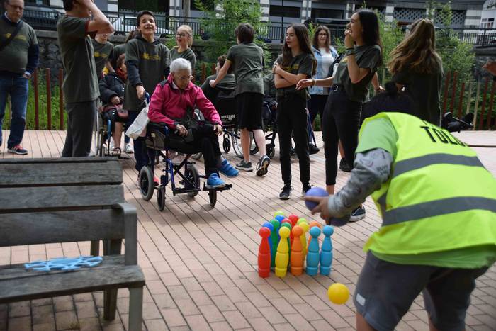 Haur eta helduen arteko II.  53 1560343249428