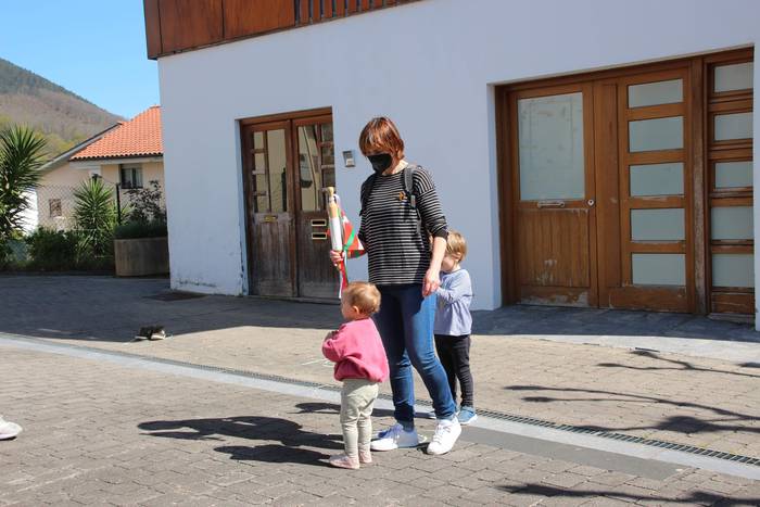 Elkartasun keinuak Adunan 9 1616942576131