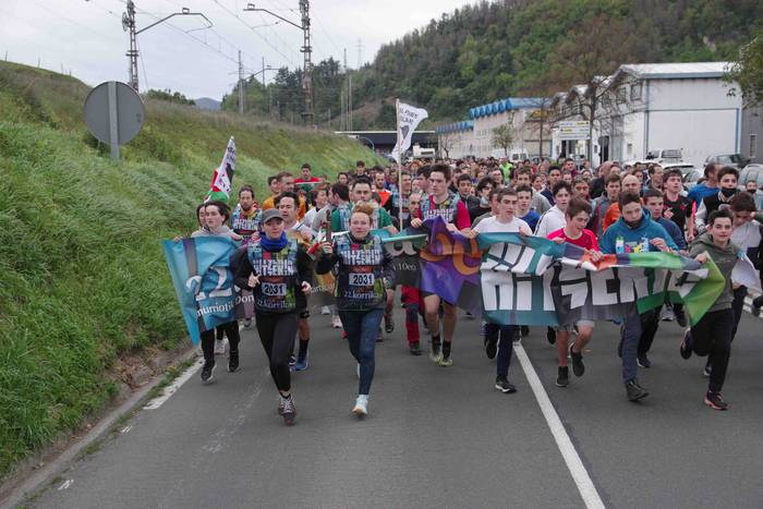 korrika, furgonetatik, Anoet 64 1649421148565