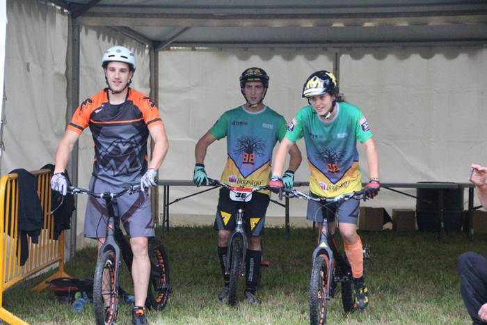 Erakustaldi batekin hasi dir 13 1496514998366