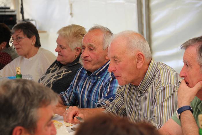 Mahaiaren bueltan, festetan 7 1526825100380