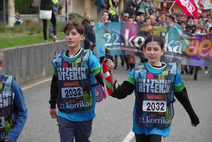 22. Korrika, furgonetatik, T 7 1649420174143