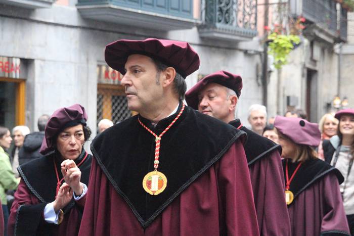 Jaki preziatuaren XXVII. ata 7 1510513121527