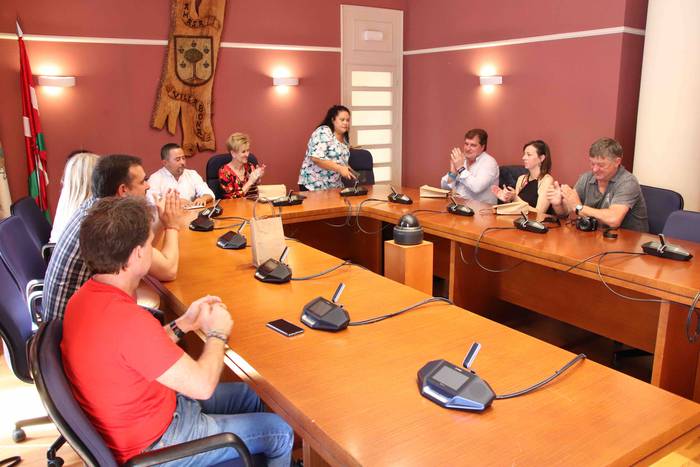 Senidetze Eguna Segundo Mont 15 1559413918046