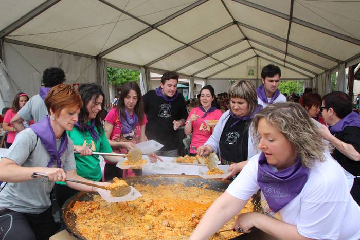 Ikaztegietako Eskola Txikiak Festa 75 1465744483542