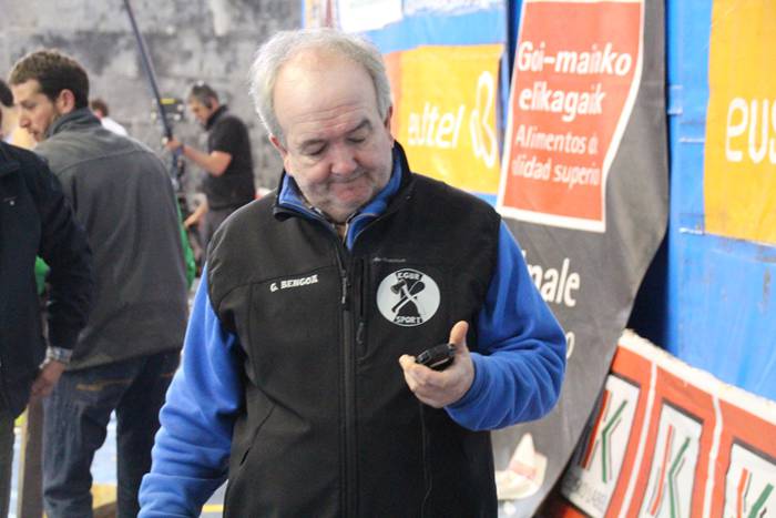 Urrezko aizkora kanporaketa abaltzisketa 37 1461501197593