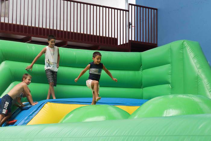 Saltoka eta jolasean pasatu  44 1660043086045