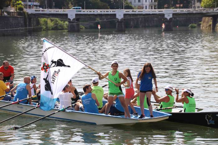 Arraunean, elkartasunez 197 1568480099931