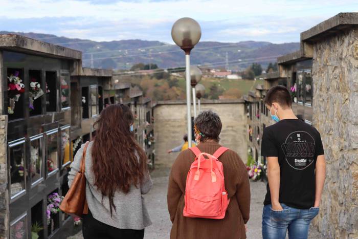 Santu Guztien eguna neurri b 4 1604226344339