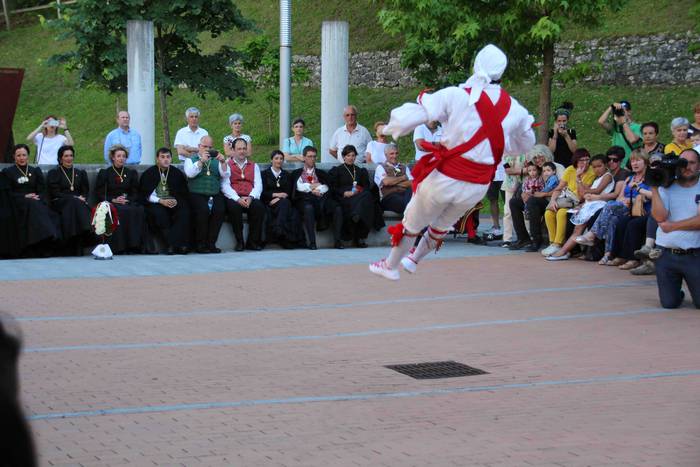 Festa hizki larriz 242 1529875980849