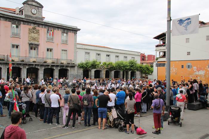 Dantzari txiki eguna Villabonan 22 1465749474838