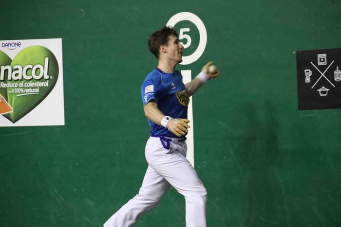 Jaka eta Artola, lehen postu 24 1576521590216