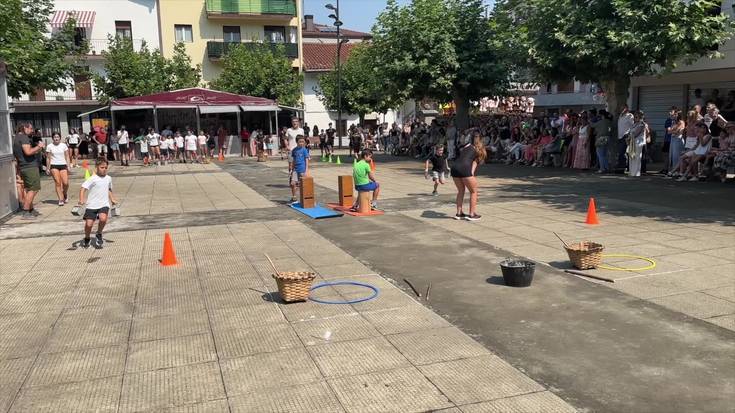 Haurren herri kirol saioa Amezketako festetan