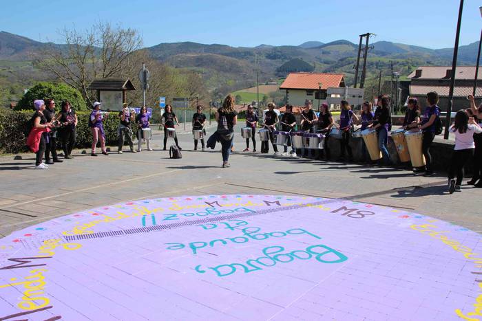 Eskuz esku morez margotu dut 33 1553963610121