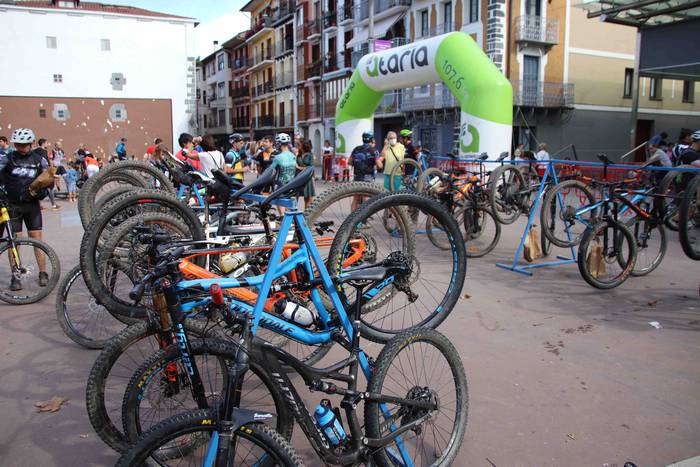 Irrintzi Txirrindularitza El 52 1633182233995