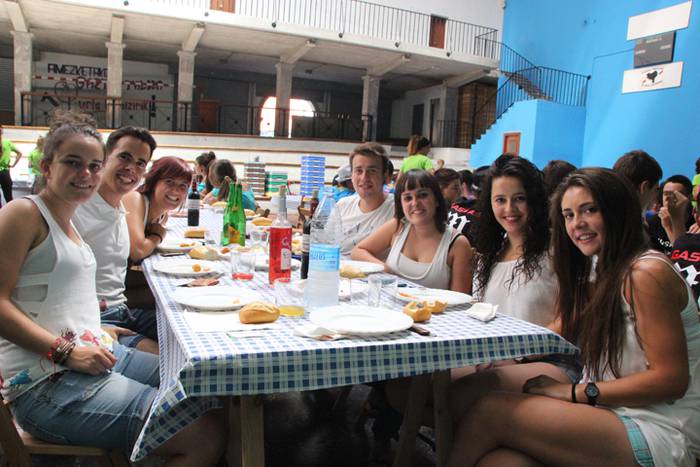 PIlotalekua kuadrillen kolorez beteta 21 1472221456596