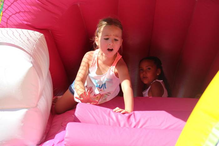 Eulia jaitsi aurretik, haurren dibertsioa 15 1471950087350