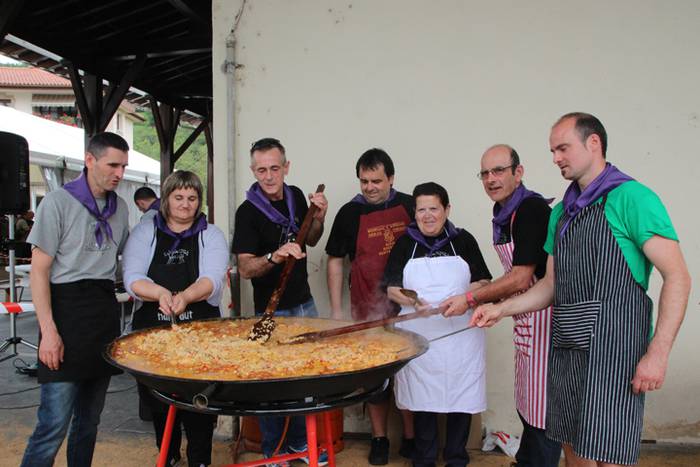 Ikaztegietako Eskola Txikiak Festa 48 1465744474105