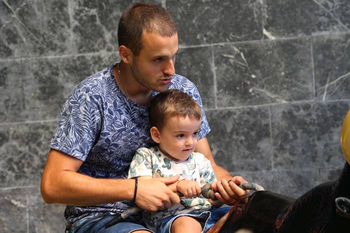 Helduak mahaiaren bueltan, e 39 1502640816220