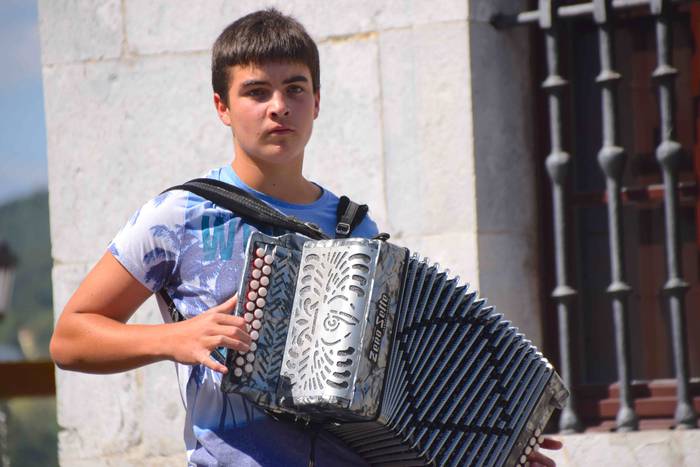 Orendain festak dantza emana 49 1534333351828