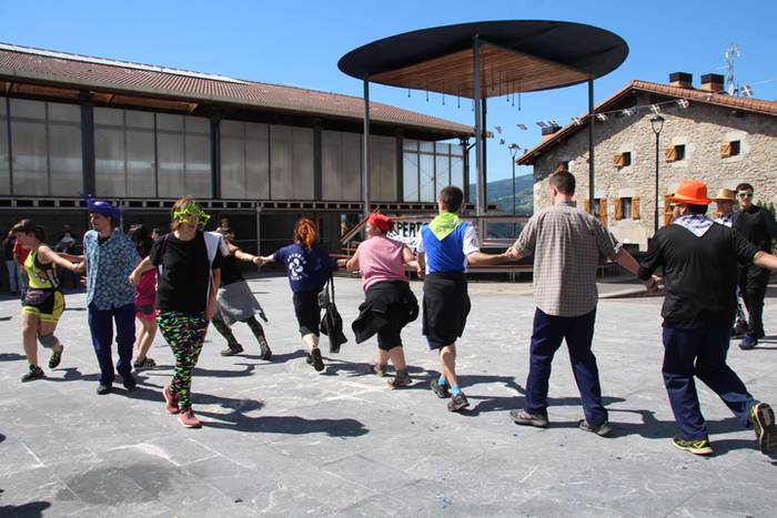 ADUNAKO JAIAK 2017. TXUPINAZ 5 1502544581324