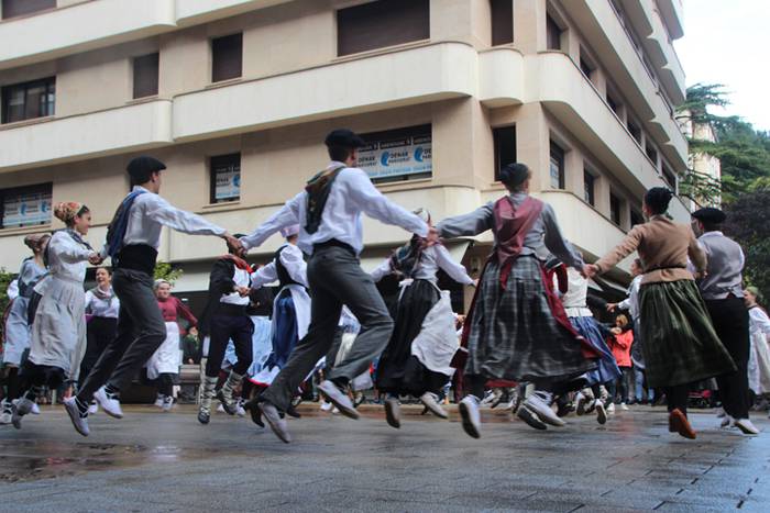 Udaberri Dantza Dezagun Tolo 76 1504963446522