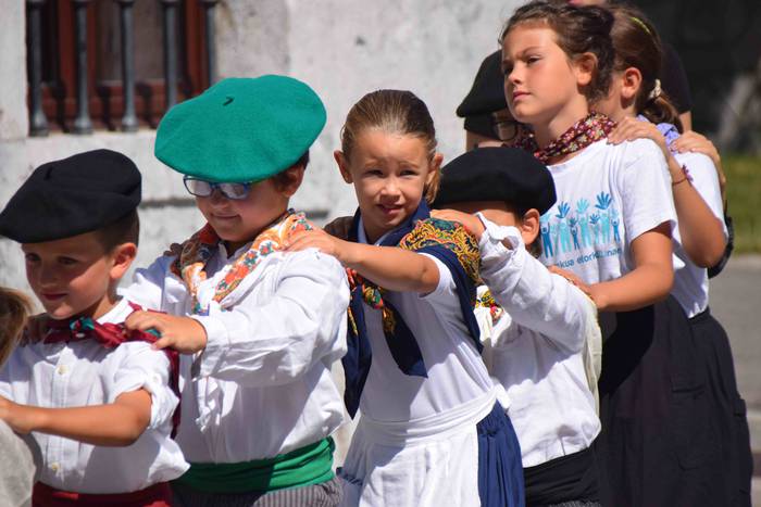 Orendain festak dantza emana 10 1534332580137