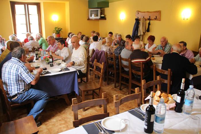 Kontseju ostatuan elkartu dira erretirodunak 4 1473348696435