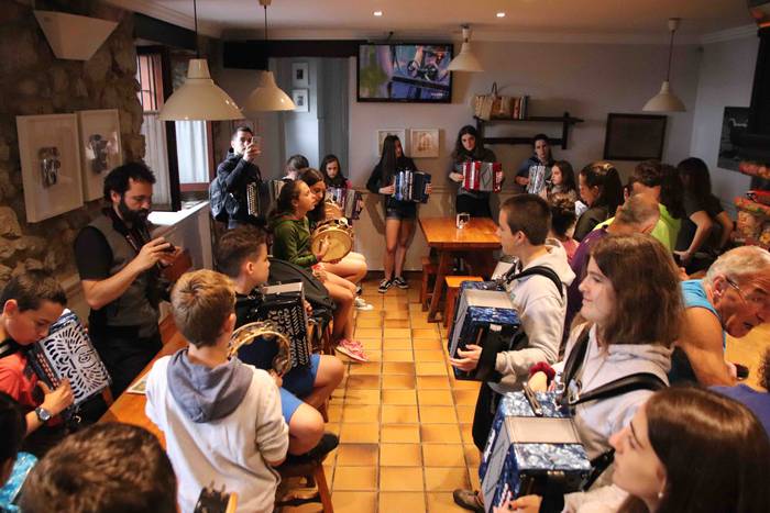 Asteasuko haurrek hasi dute  104 1530189404995