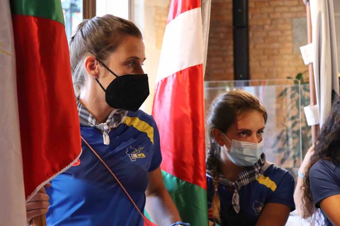 Tolosa urdinez jantzi da 4 1632073491425