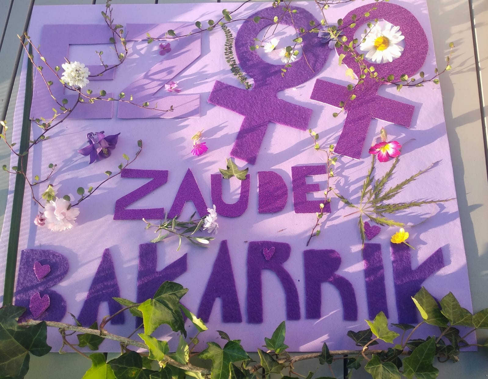 Zaintza erdigunean, itxialdian ere