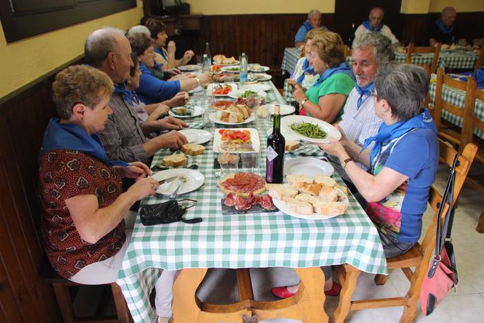 Zapiak jantzita hasi dituzte festak 4 1473349390019