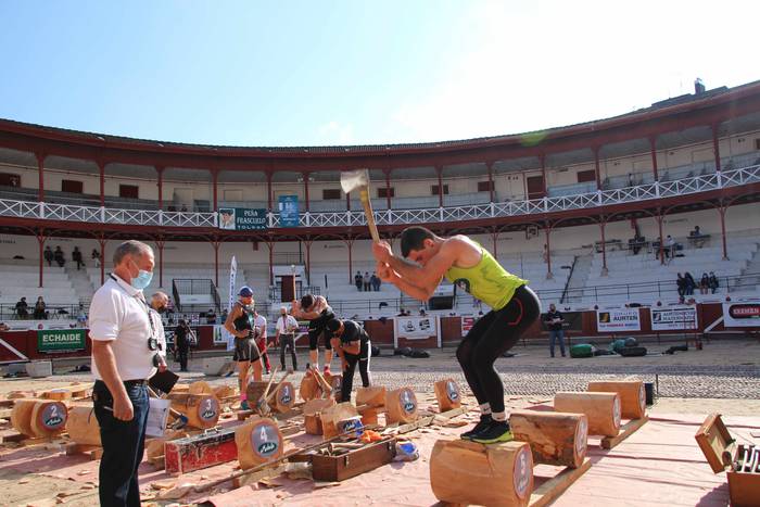 Izetatarrek jantzi dute txap 62 1624130533389