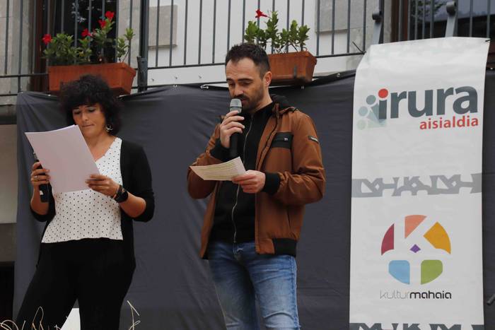 Aulki hutsak ekitaldia Irura 13 1632920810744