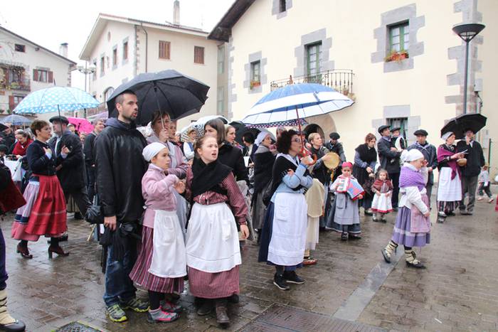 Menditik jaitsi da Olentzero 37 1482586599717