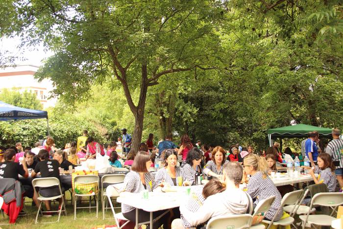 Kuadrillan bazkaltzea bezala 5 1564494455124