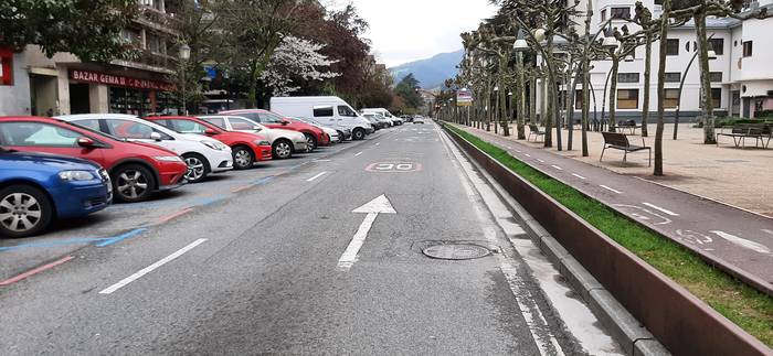 Trafikoari eta aparkalekuei buruzko oharrak