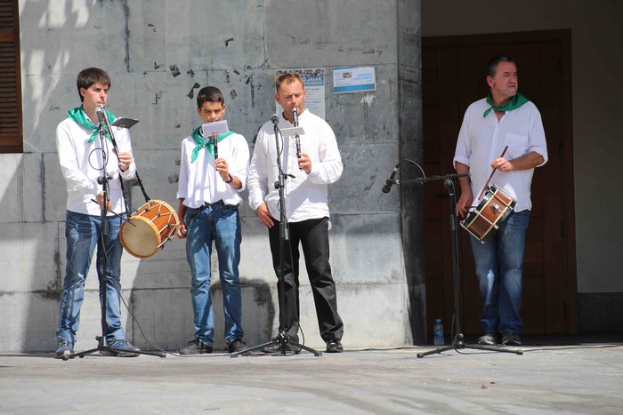 Emakumeak Adunako Axeri-dantzan, lehen aldiz - 87